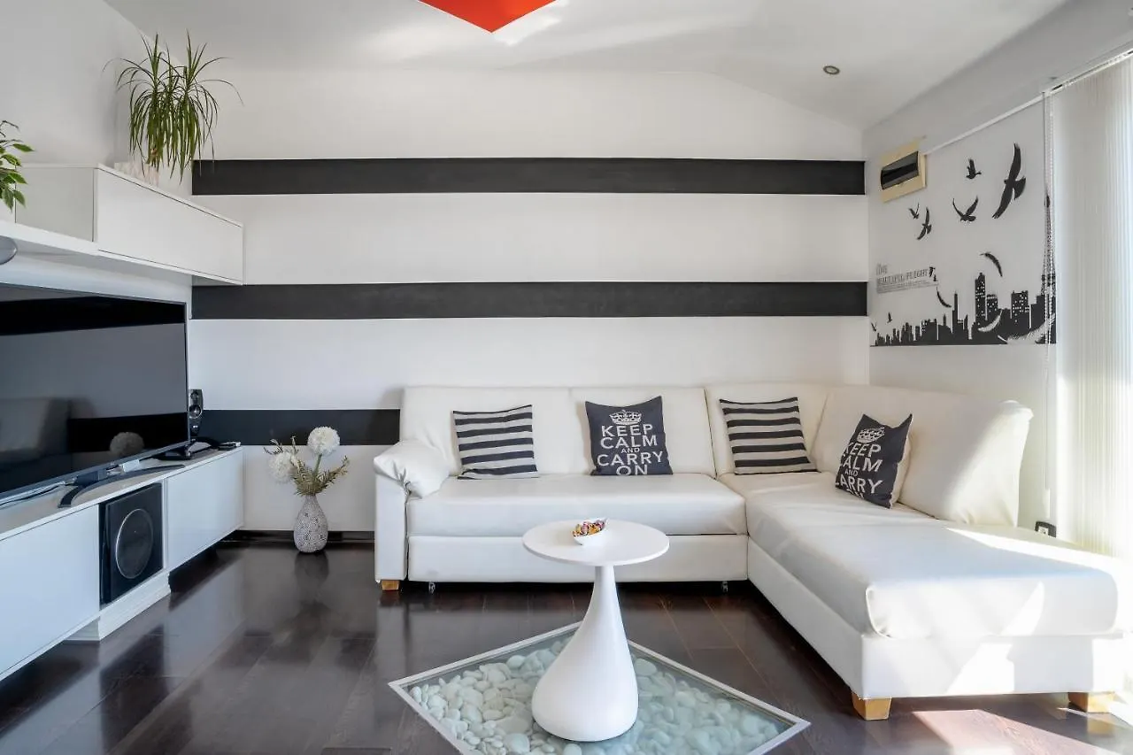 Apartment Elizabeta Sali